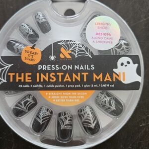 Olive And June Press-on Nails, Along Came A Spiderweb, Short Squoval